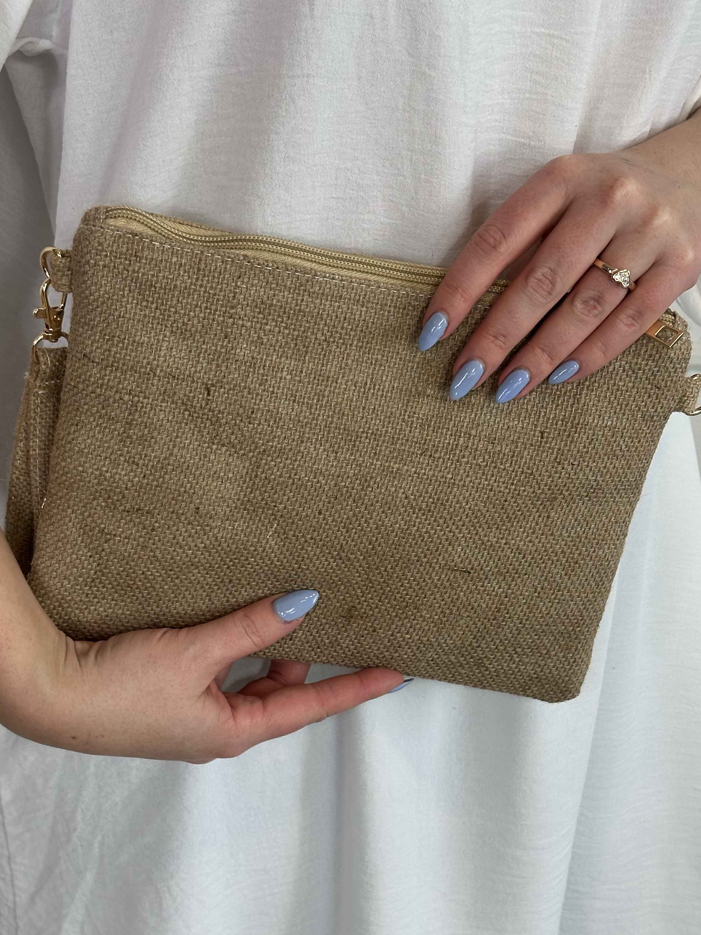 Callie - Clutch utsmyckad med musslor och fransar
